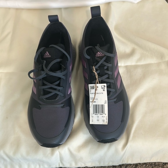 NWT! Adidas Women’s Run Falcon 2.0 Grey with lavender stripes. Running  - Size 9 - Picture 1 of 7